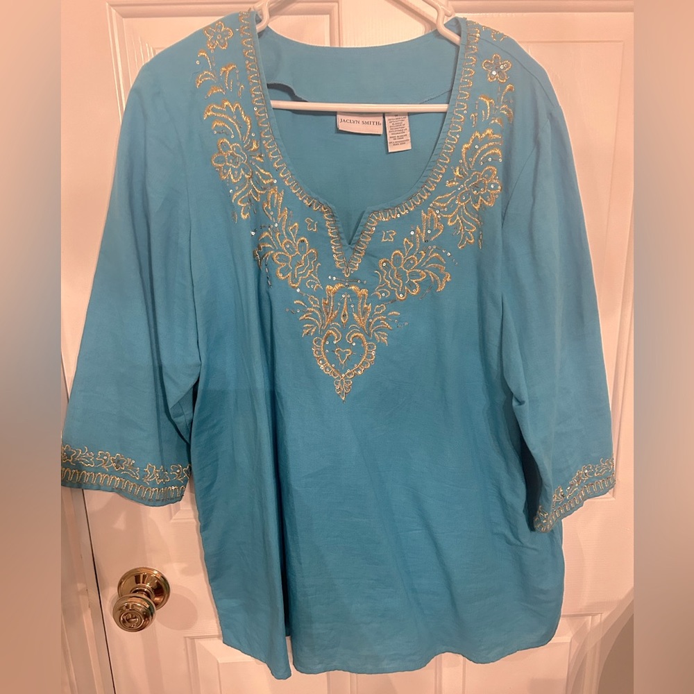 Turquoise with gold embroidery 3/4 sleeve tunic.